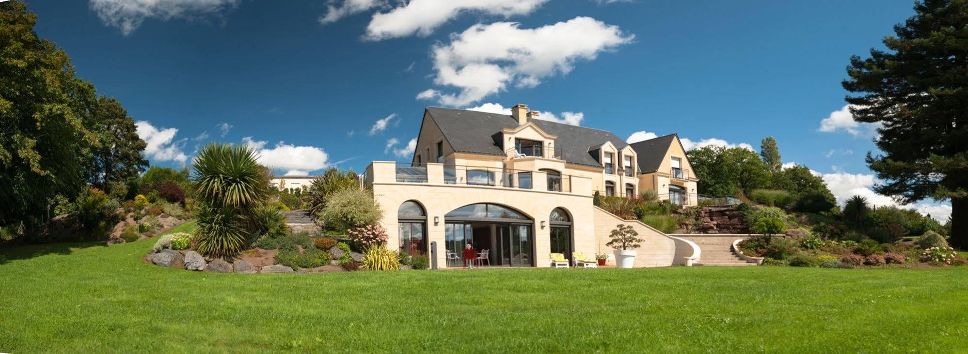 Le Domaine Des Chevaliers De Malte Bed & Breakfast Villedieu-les-Poeles-Rouffigny Exterior photo